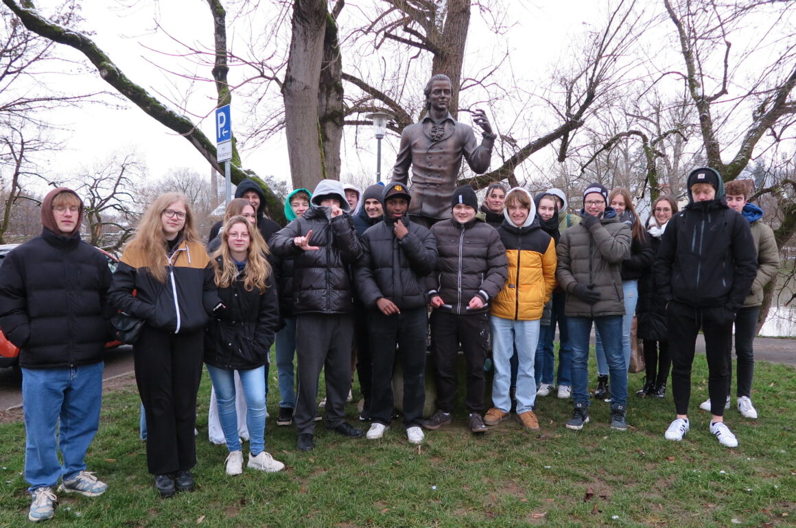 Hölderlinspaziergang in Nürtingen mit den Deutschbasisfächern J2