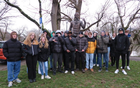 Hölderlinspaziergang in Nürtingen mit den Deutschbasisfächern J2