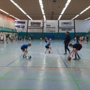 Sportunterricht mal anders: Die Tigers zu Besuch am Gymnasium Neckartenzlingen