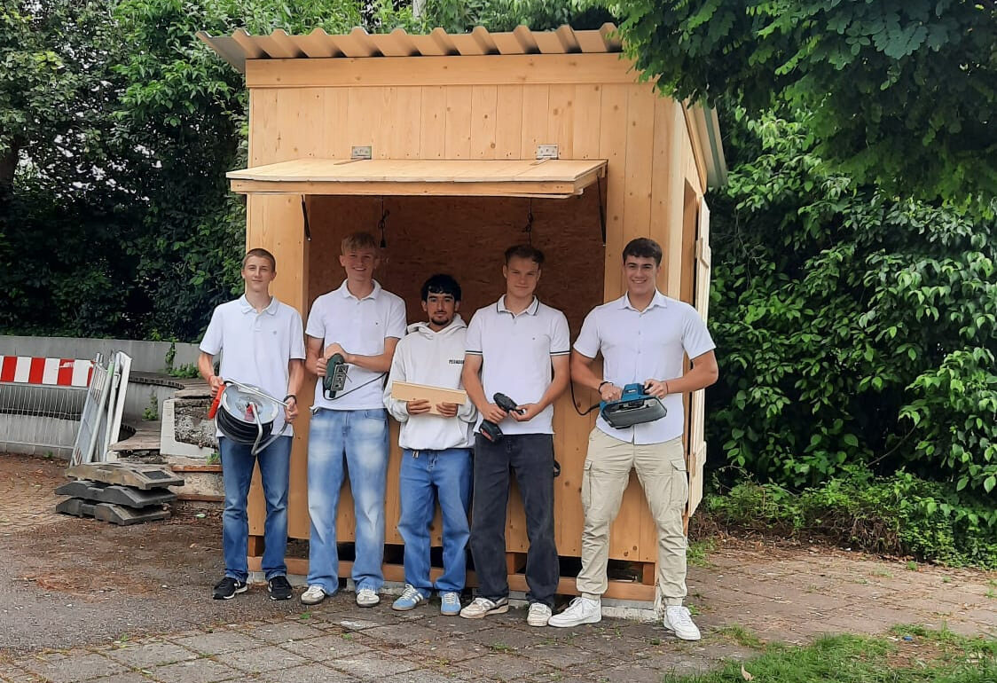 holzhuette Holzhütte als neuer Verkaufsstand gebaut