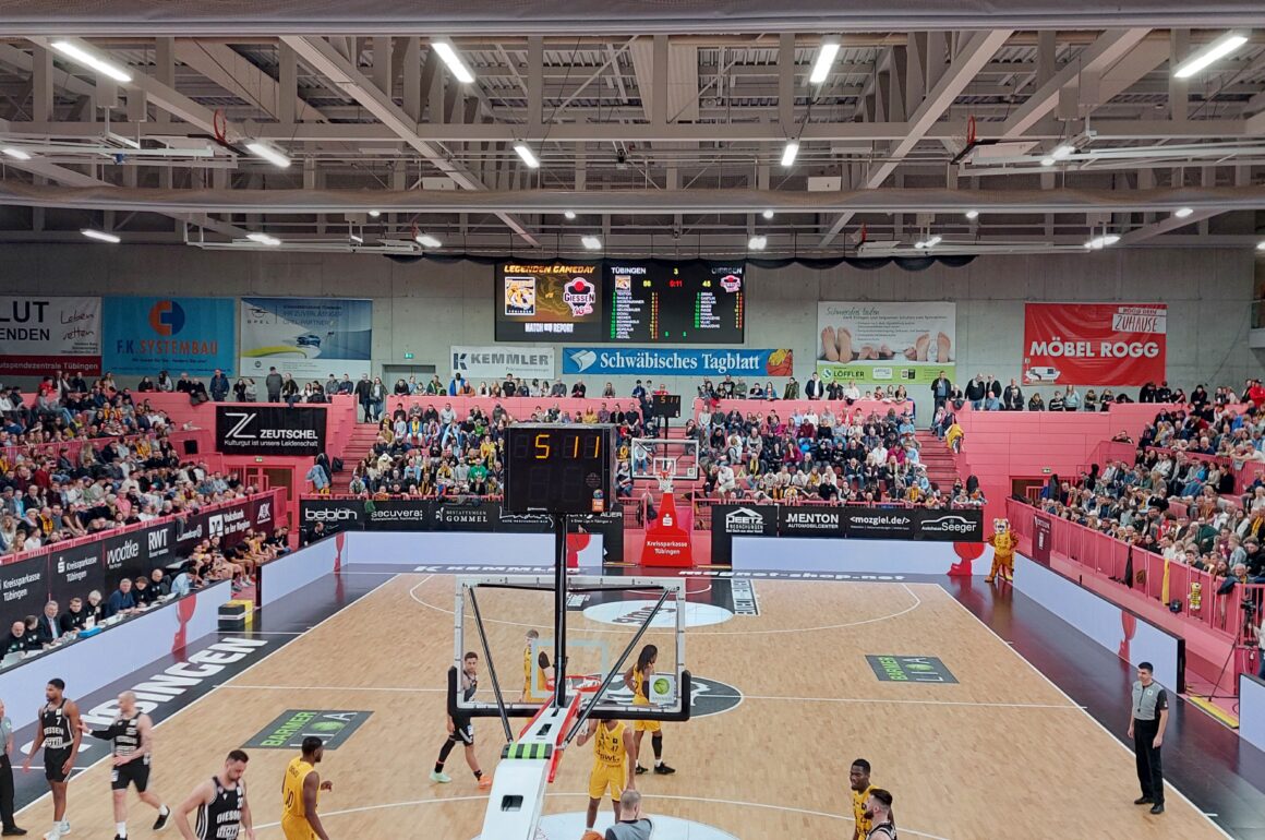 Sportkurse live beim Basketball