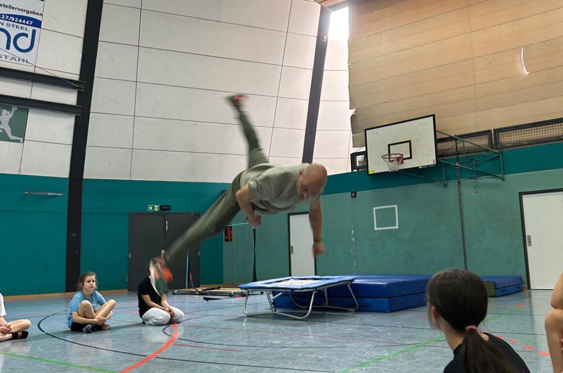 Chris Flad Parcours und Tricking in der Zirkus-AG