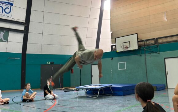 Parcours und Tricking in der Zirkus-AG