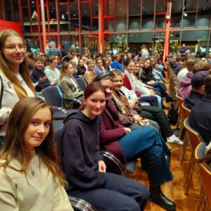 Schüler*innen besuchen Zeitzeugenabend